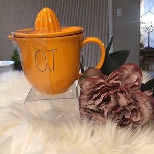NWT Rae Dunn Citrus Juicer